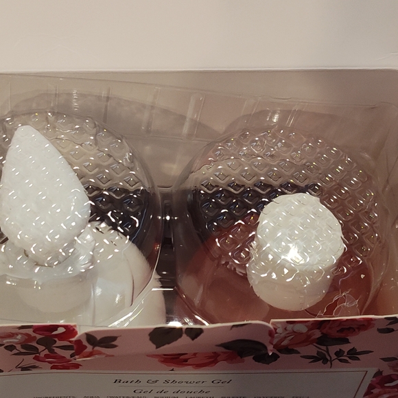 NEW!! Crabtree & Evelyn Rosewater Set - Picture 8 of 9